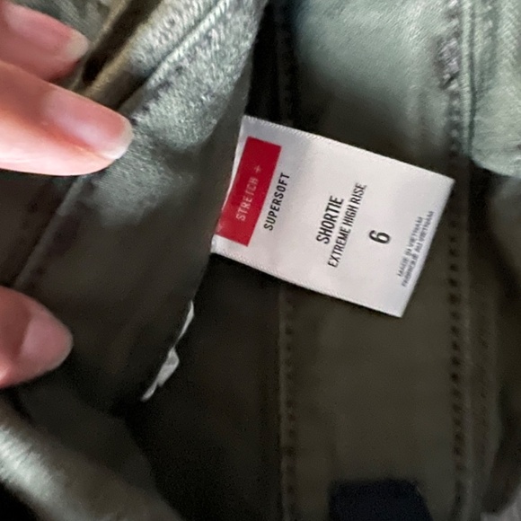 Paper bag shorts - Picture 2 of 4